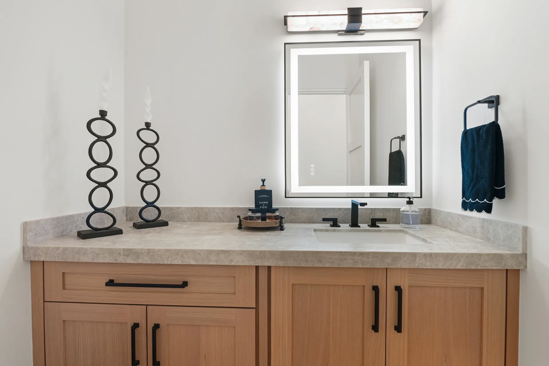 Praiano Way powder room