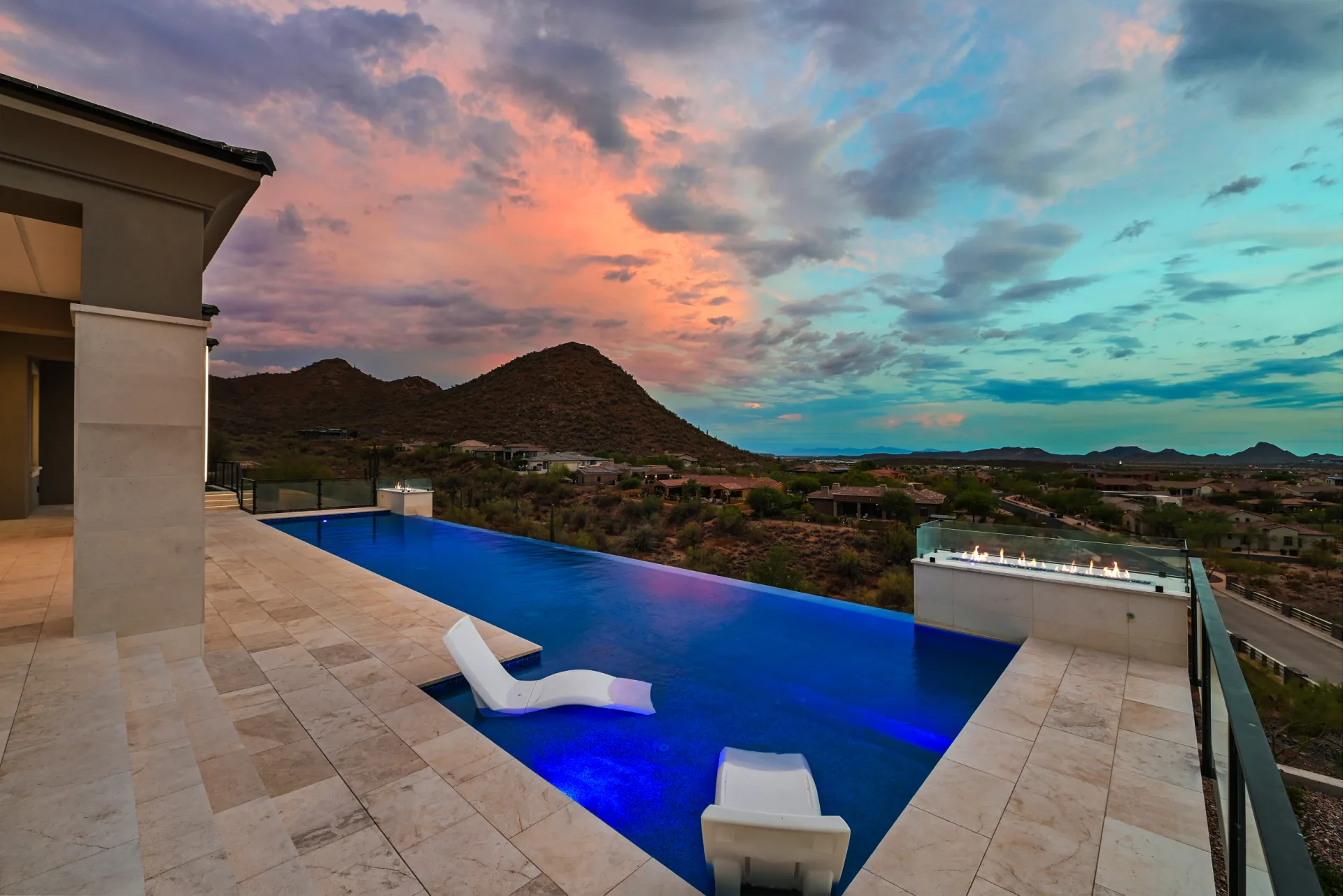 Praiano Way pool entry