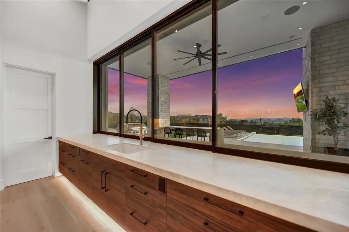 Kitchen bar seating