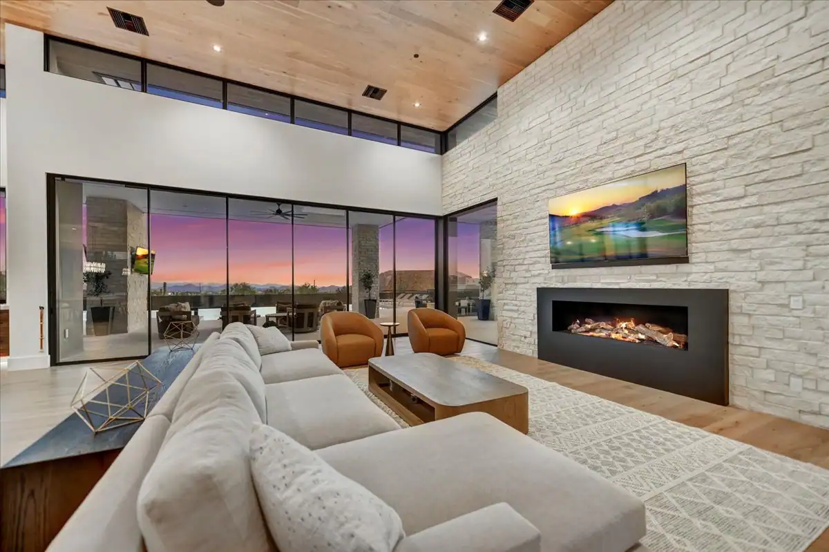 Living sitting area with custom built-ins